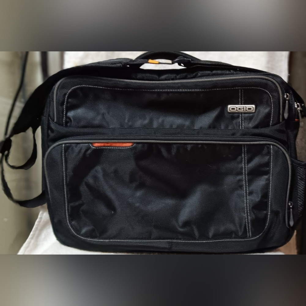 OGIO Laptop/Messenger Bag With Laptop Protection System~Black